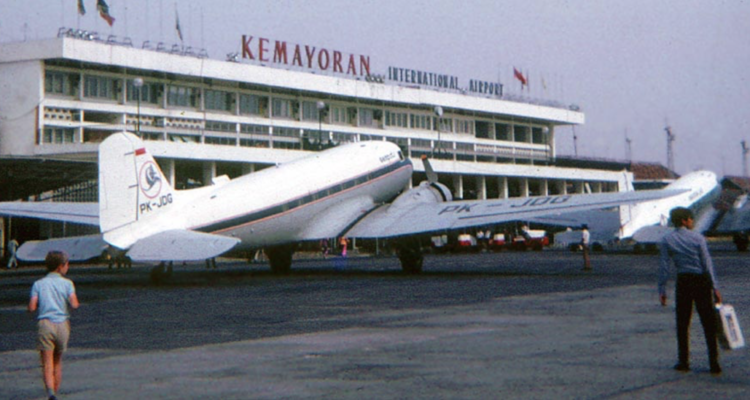 Bandara Pertama di Indonesia