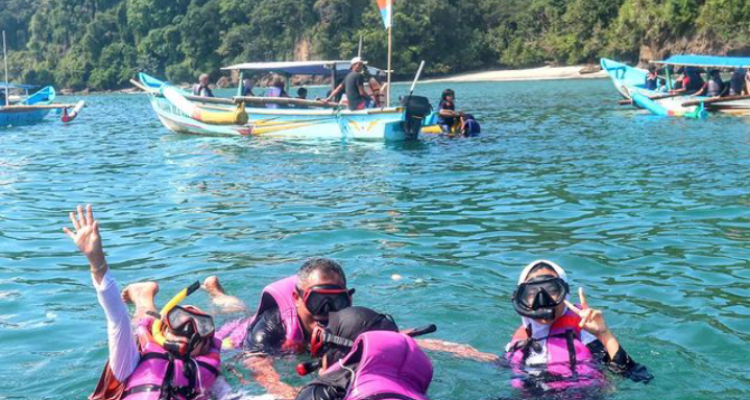 Snorkeling Pangandaran