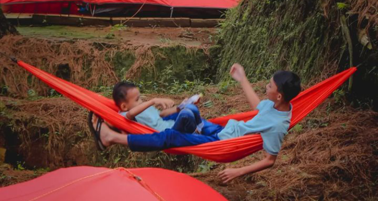 Anak Rewel saat Camping