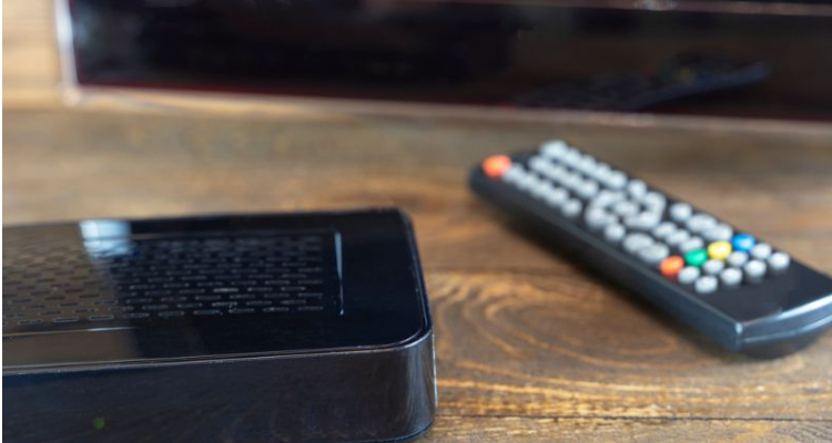 Siaran digital dengan set-top box