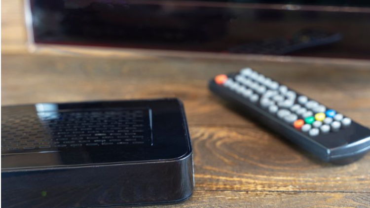 Siaran digital dengan set-top box