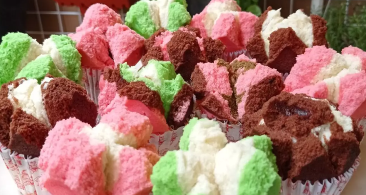 Resep dan Cara Membuat Bolu Kukus Anti Gagal yang Enak