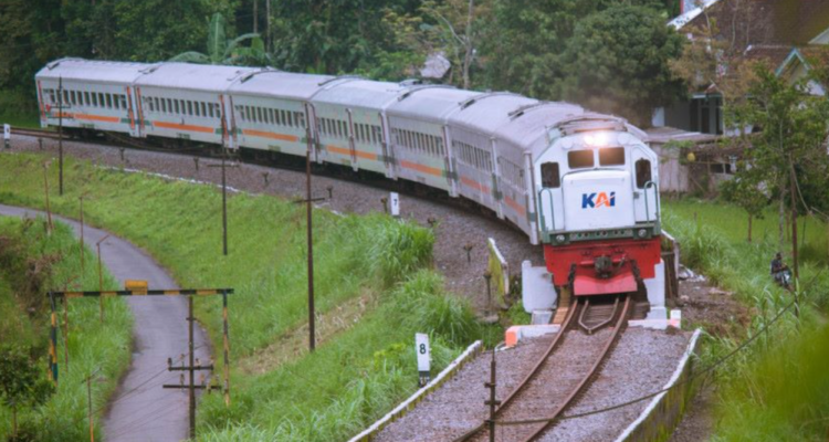 Tiket Kereta Termurah Jakarta-Surabaya, Harganya Cuma 100 Ribuan!