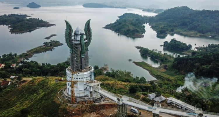 Wisata menara sepasang di Sumedang