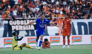 00000000----Adam Alis remontanda saat melawan Persib vs Persija Jakarta